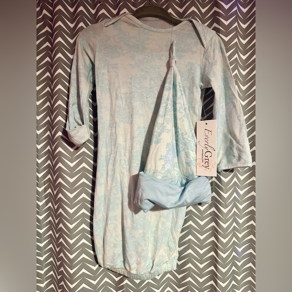 NWT Everly Grey 0-3m baby gown and hat